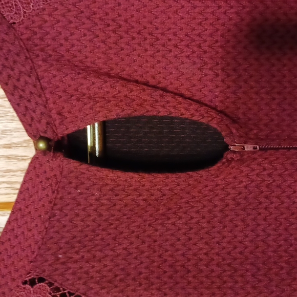 Juniors Speechless Burgundy Dress w/Crocheted Capped Sleeves Size XXL - Picture 6 of 16